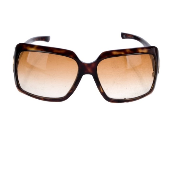 Gucci Accessories - Gucci Tortoiseshell Gradient Lens Women's Sunglasses